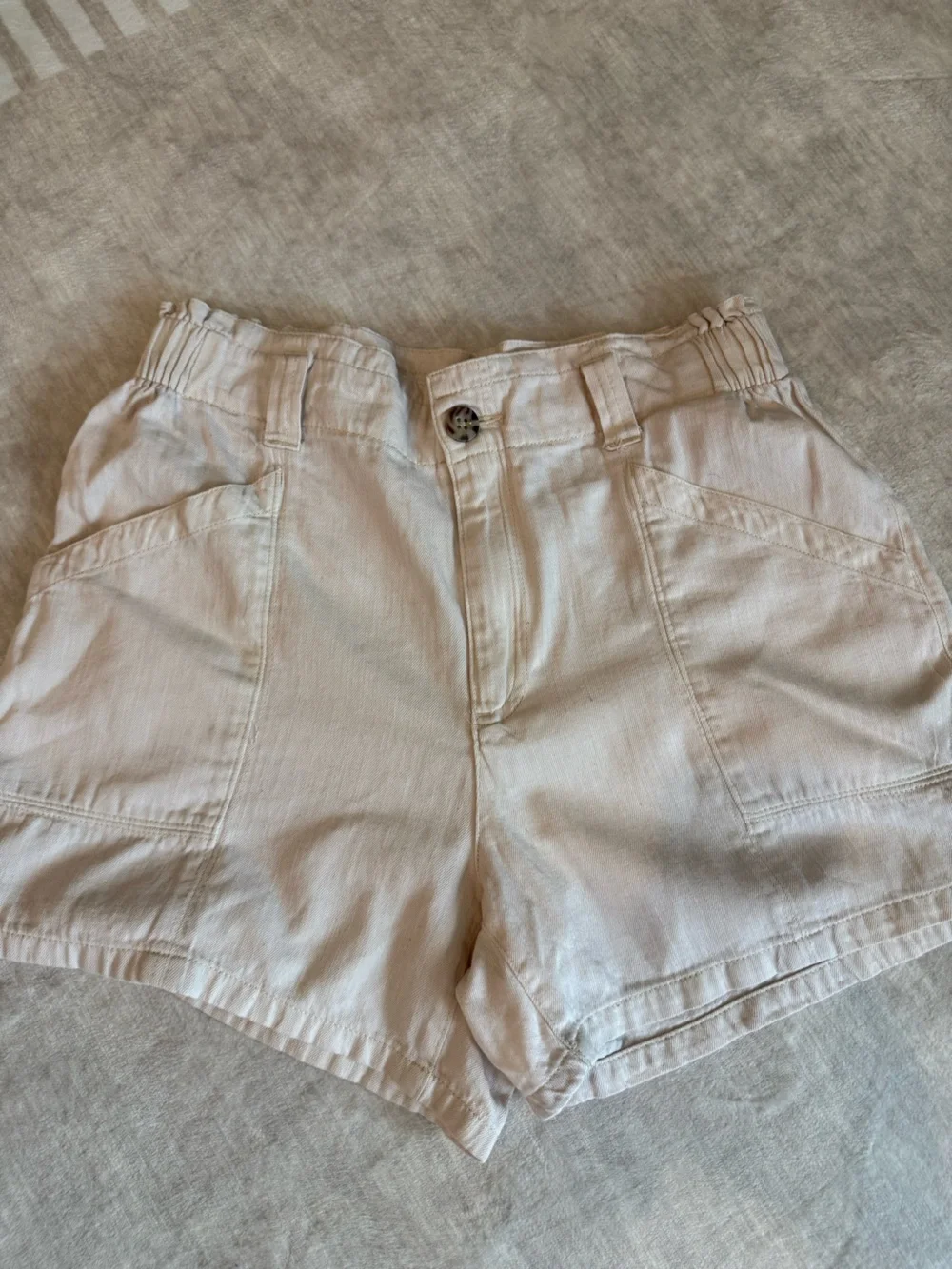 Old Navy Cream Cargo Casual Shorts Outdoors Hiking Gorpcore Neutral Utility